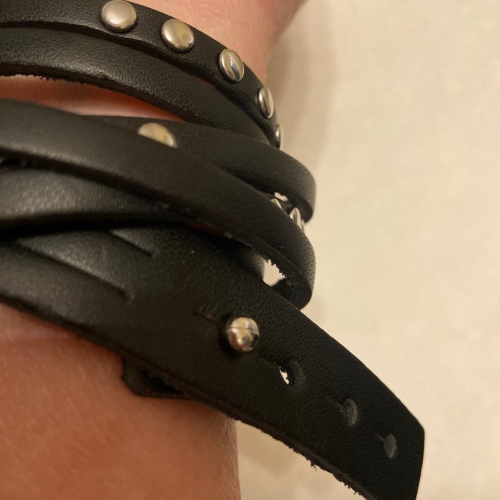 - HD Snap Button Wrap Bracelet - Picture 9 of 10